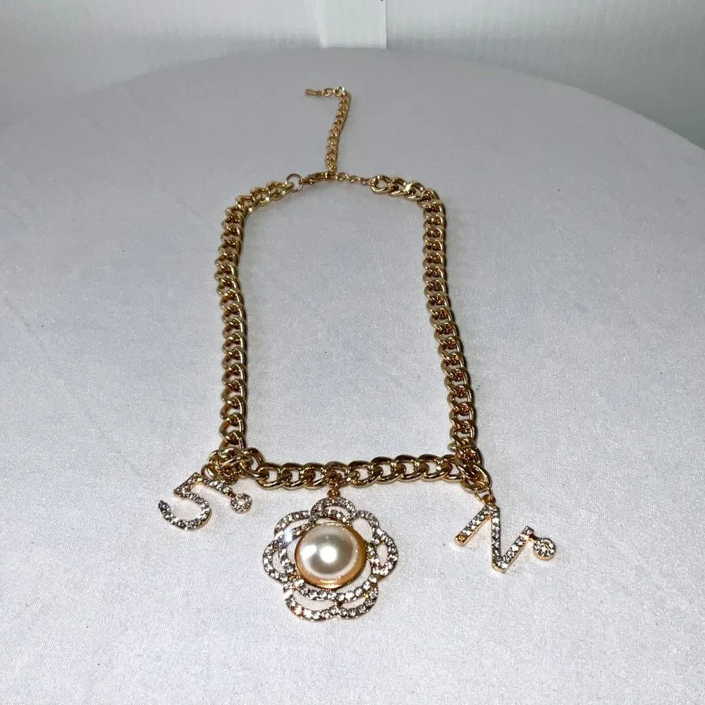 5th Element Necklace - Picture 2 of 6